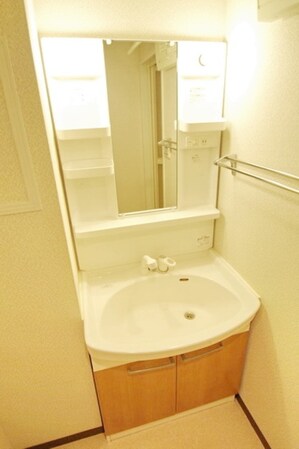 グラン・コンフォールの物件内観写真